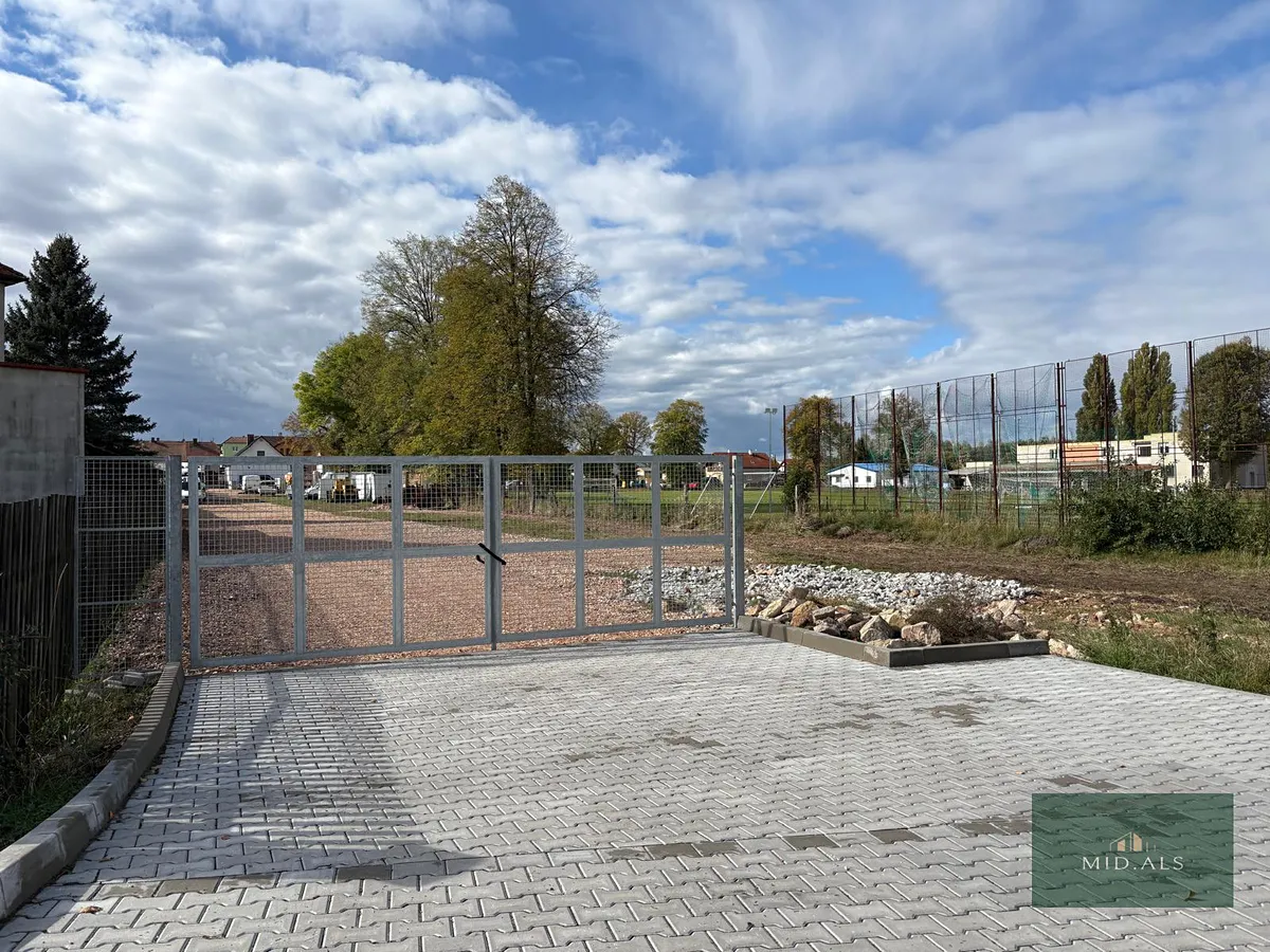 Pronájem pozemku 1900 m²